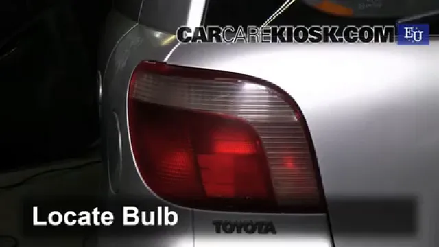 2003 Toyota Yaris 1.3L 4 Cyl. Éclairage Feux de marche arrière (remplacer une ampoule)